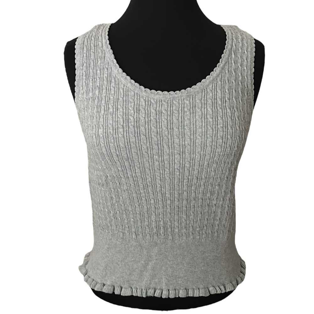 Jeanne Pierre women Size Large grey cable knit tank top sweater with ruffled hem